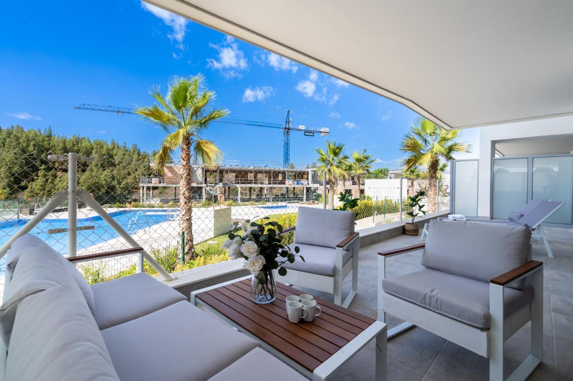 Modern Apartment With Sea And Poolview *
