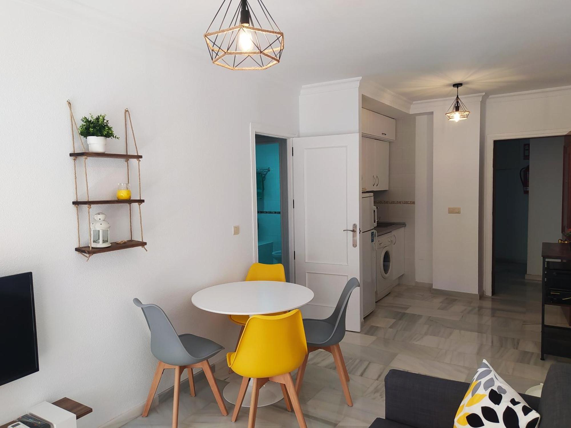 Ped - 1 Dorm - Reformado - 50 Metros Playa Y Centro - Wifi Fuengirola