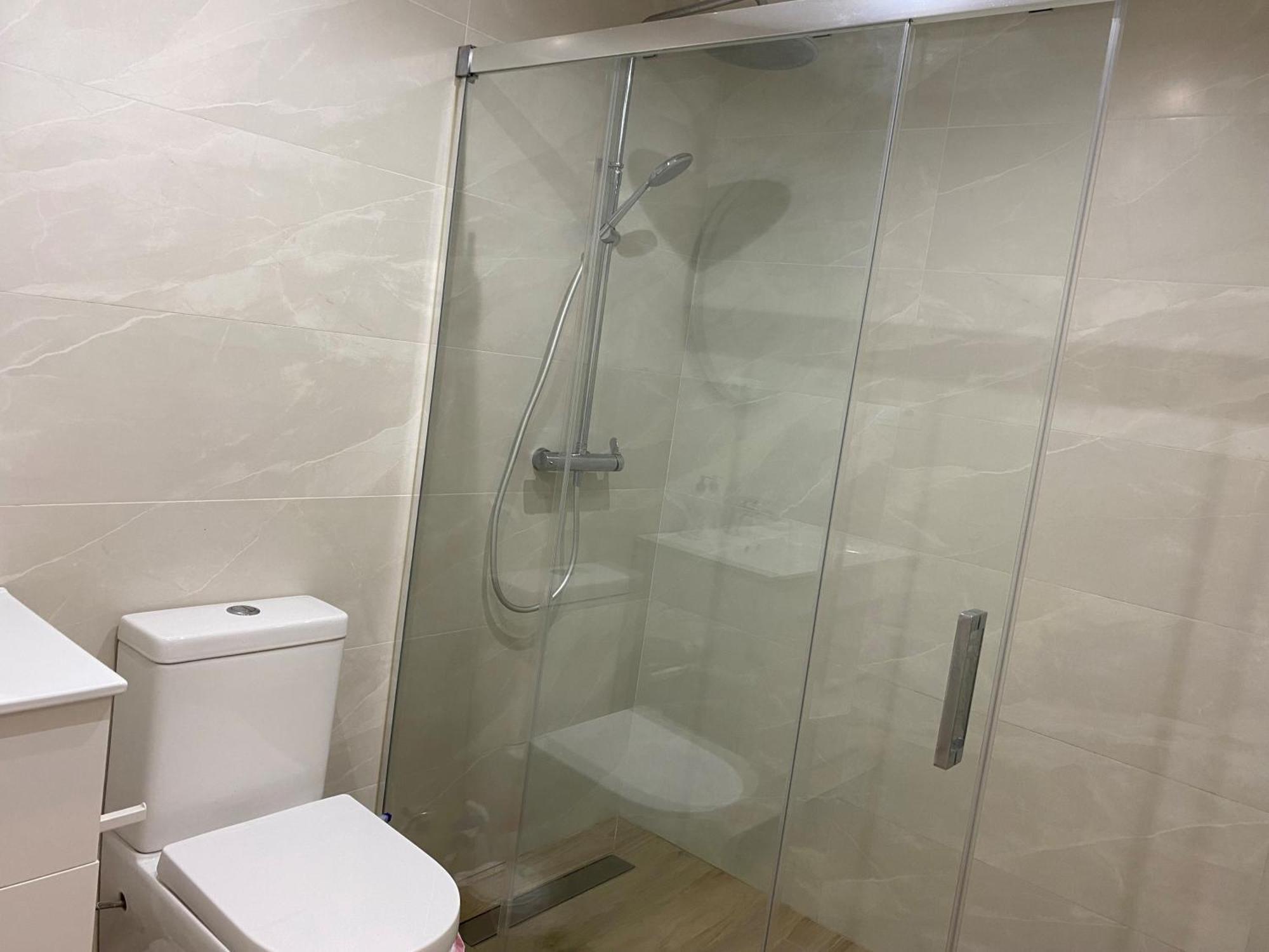Centrico Y Practico Piso Con Entrada Independiente Fuengirola
