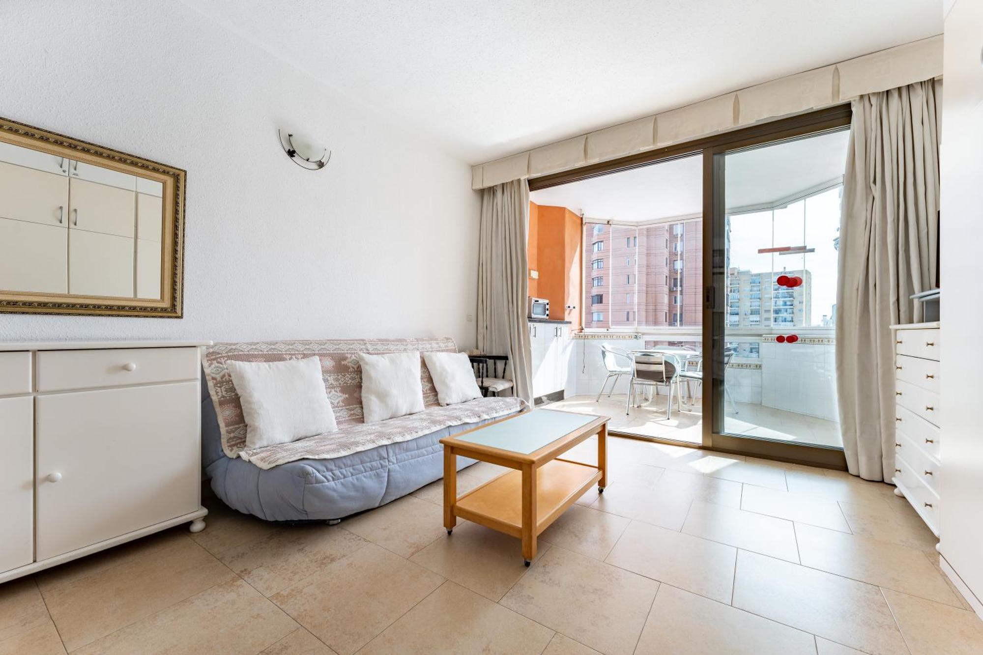 Sunny Apartment, Marina View