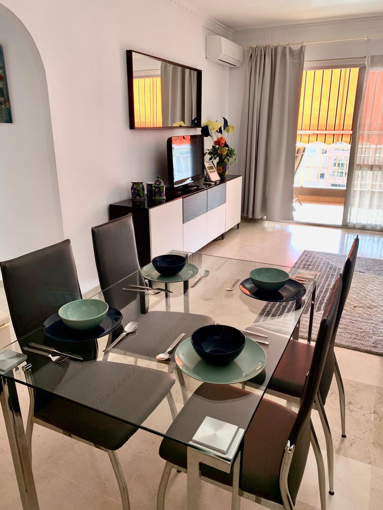 Apartment Palm Apartment, 1 Bedroom, Pool, Beautiful Garden, Parking *