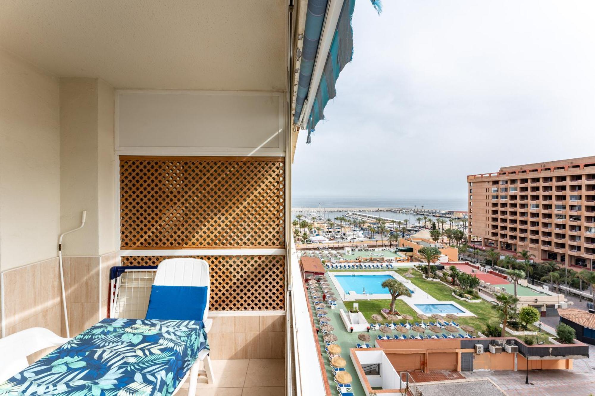 Marina View, Sunny One Bedroom Pyr Fuengirola