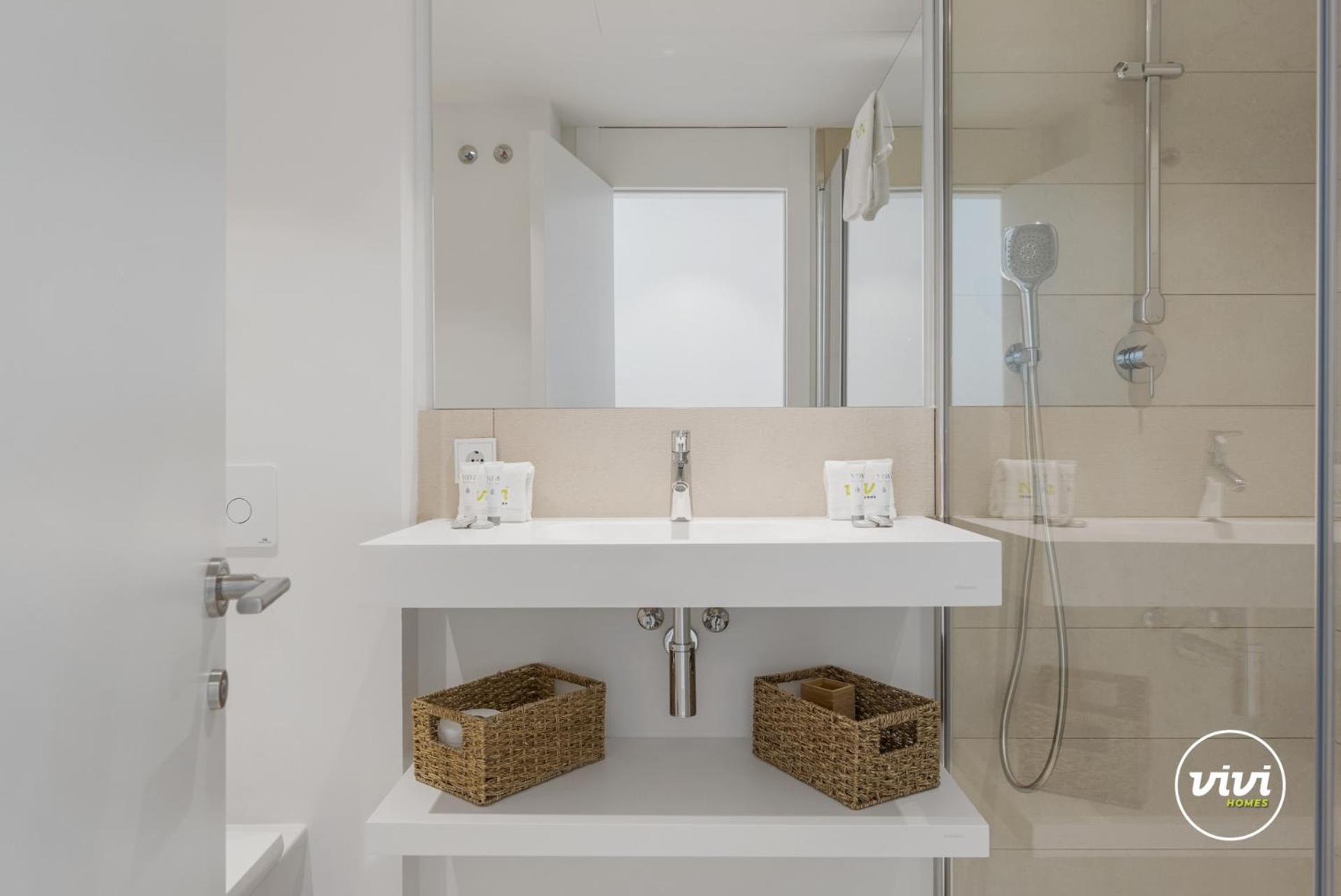 Vivi Homes - Deco Pool, Garden, Terrace & Apartment *