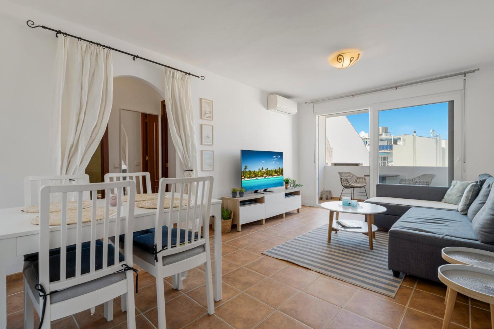 Apartment Center At By Costarentals - Ref 94 *