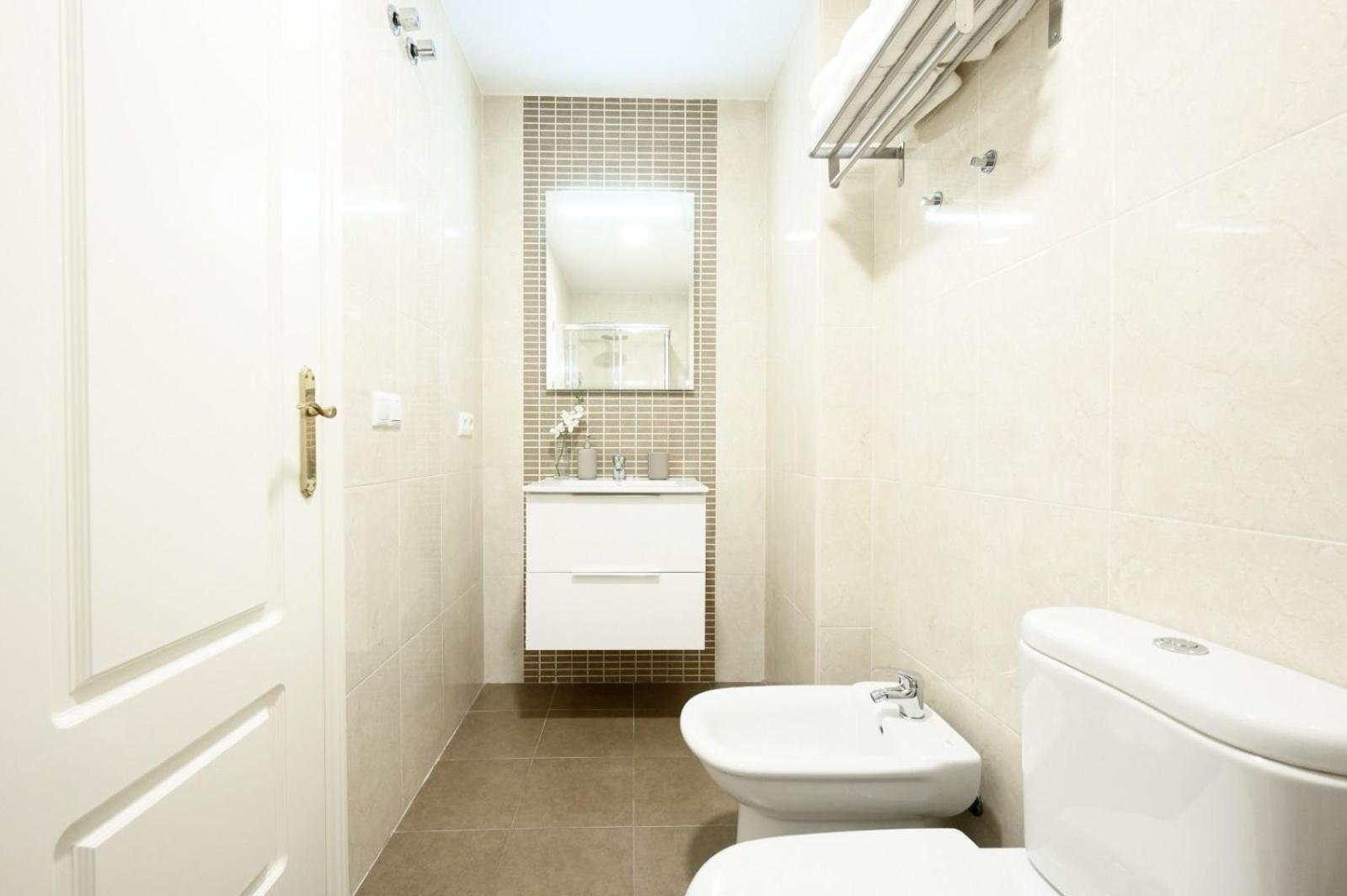 Capitan, 1 Bedromm, Center & By 10tsea Apartment