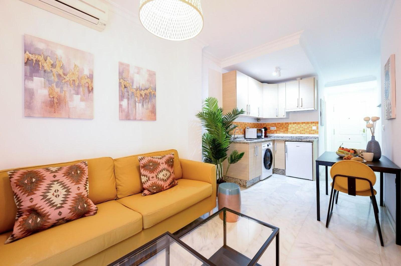 Apartment Capitan, 1 Bedromm, Center & By 10tsea