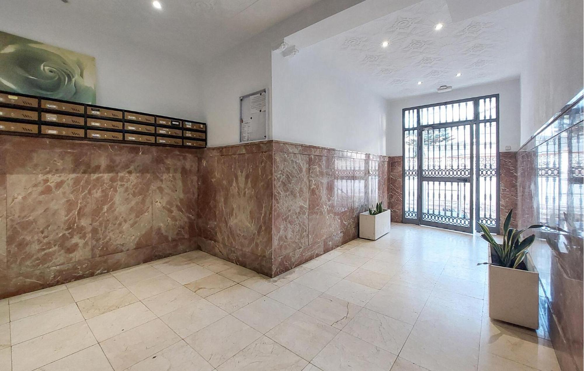 Apartamento 2 Bedroom Pet Friendly In Fuengirola