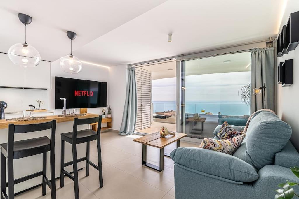 Beachfront Paradise With Spectacular Sea View *