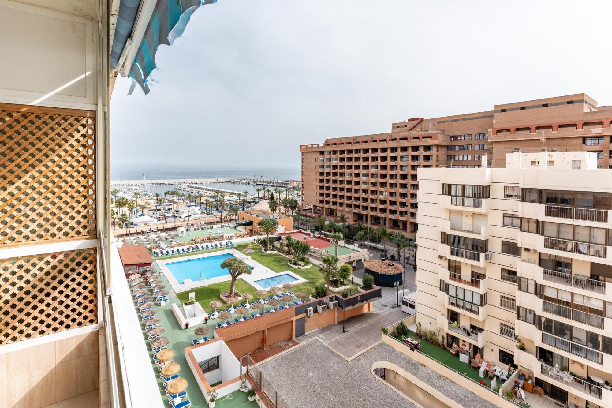 Marina View, Sunny One Bedroom Pyr * Fuengirola
