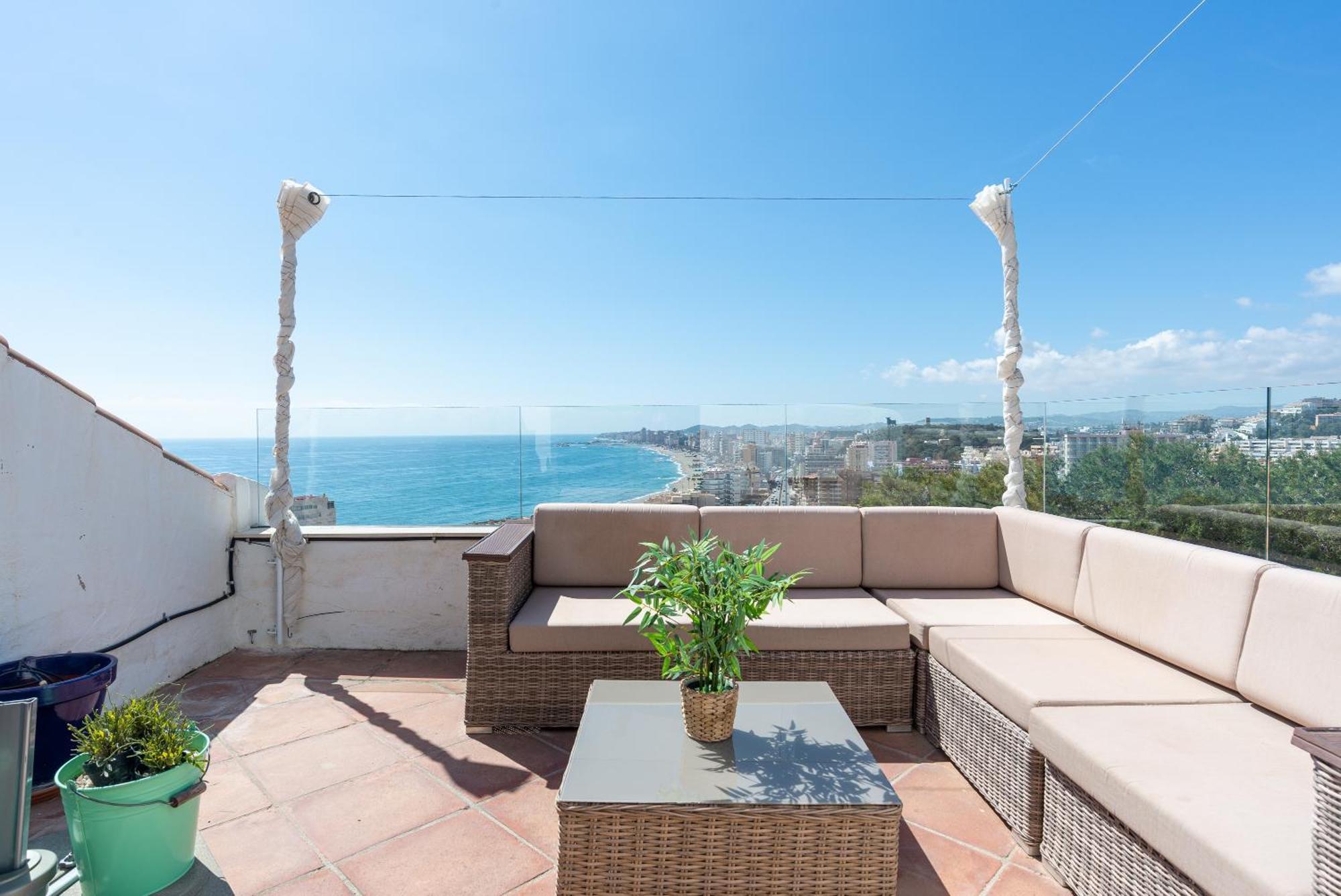 4 Bed Townhouse With Stunning View *