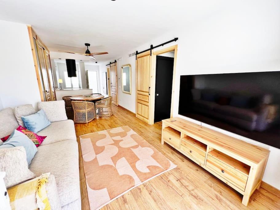 Luxurious With Pool Appartement