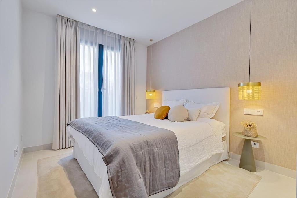 Beautiful Deluxe Garden Apartment Fuengirola