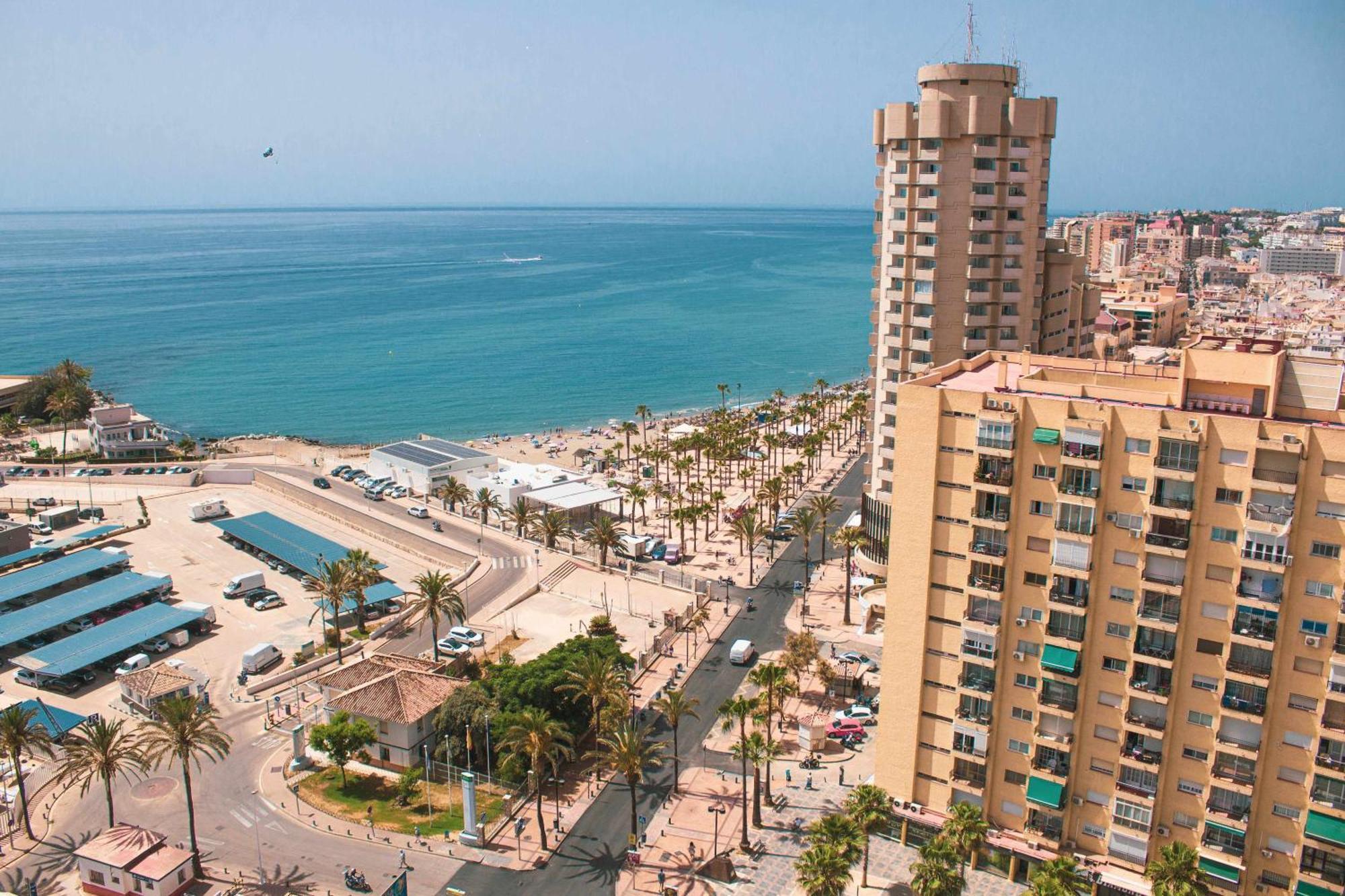 Huoneisto Nuevo Atico Con Piscina Privada Y Vistas Al Mar Fuengirola