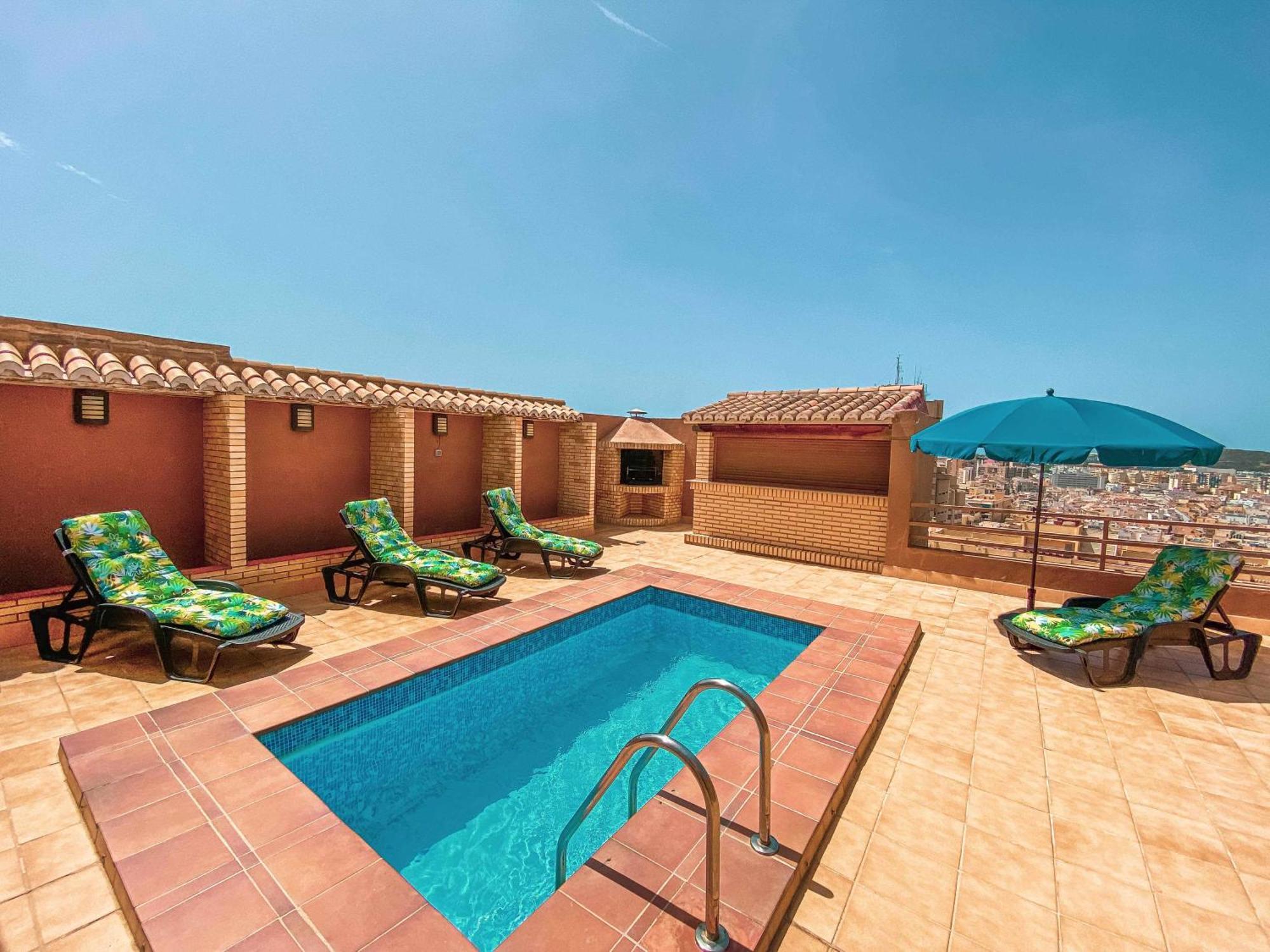 Huoneisto Nuevo Atico Con Piscina Privada Y Vistas Al Mar