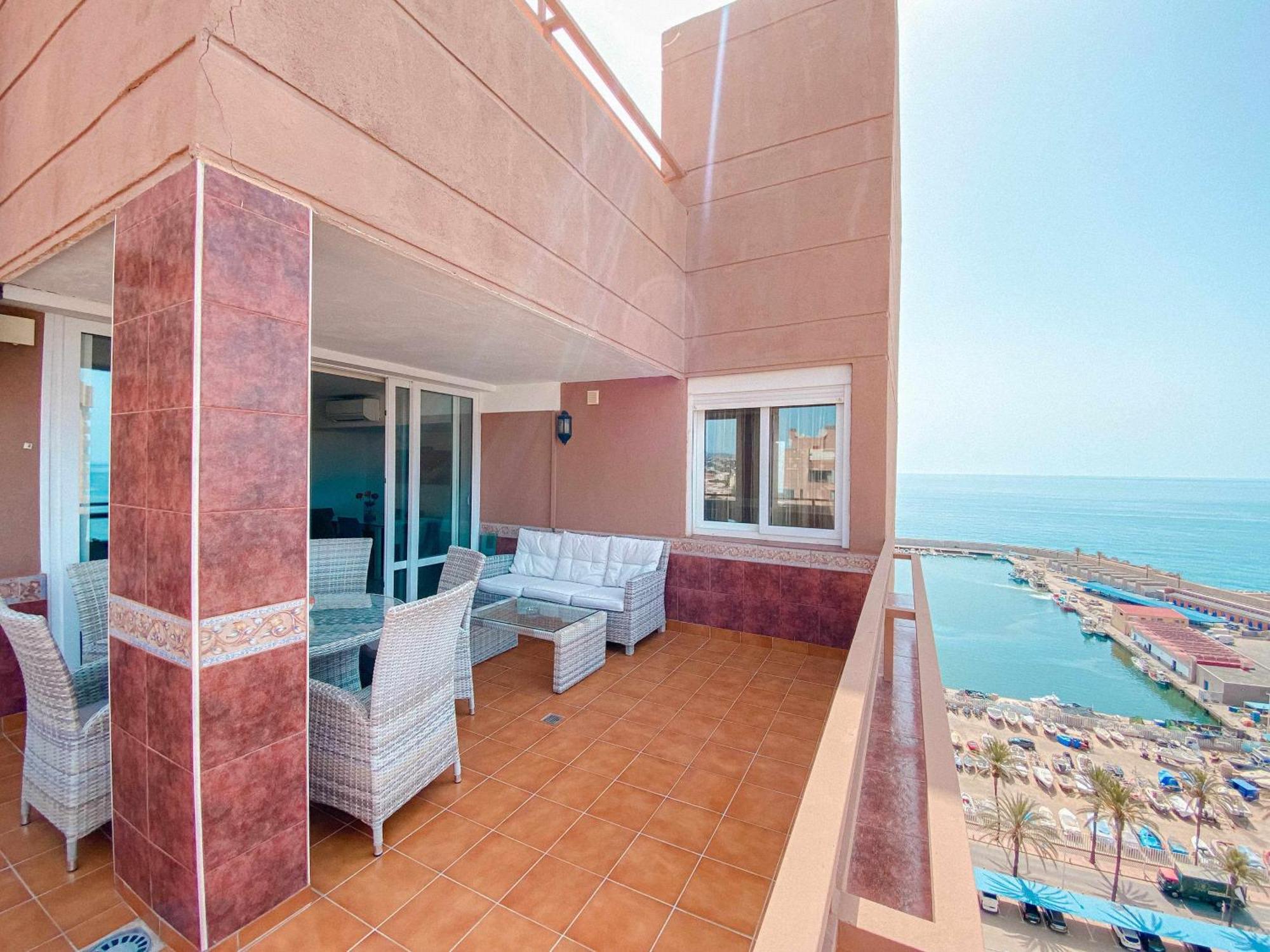 Nuevo Atico Con Piscina Privada Y Vistas Al Mar
