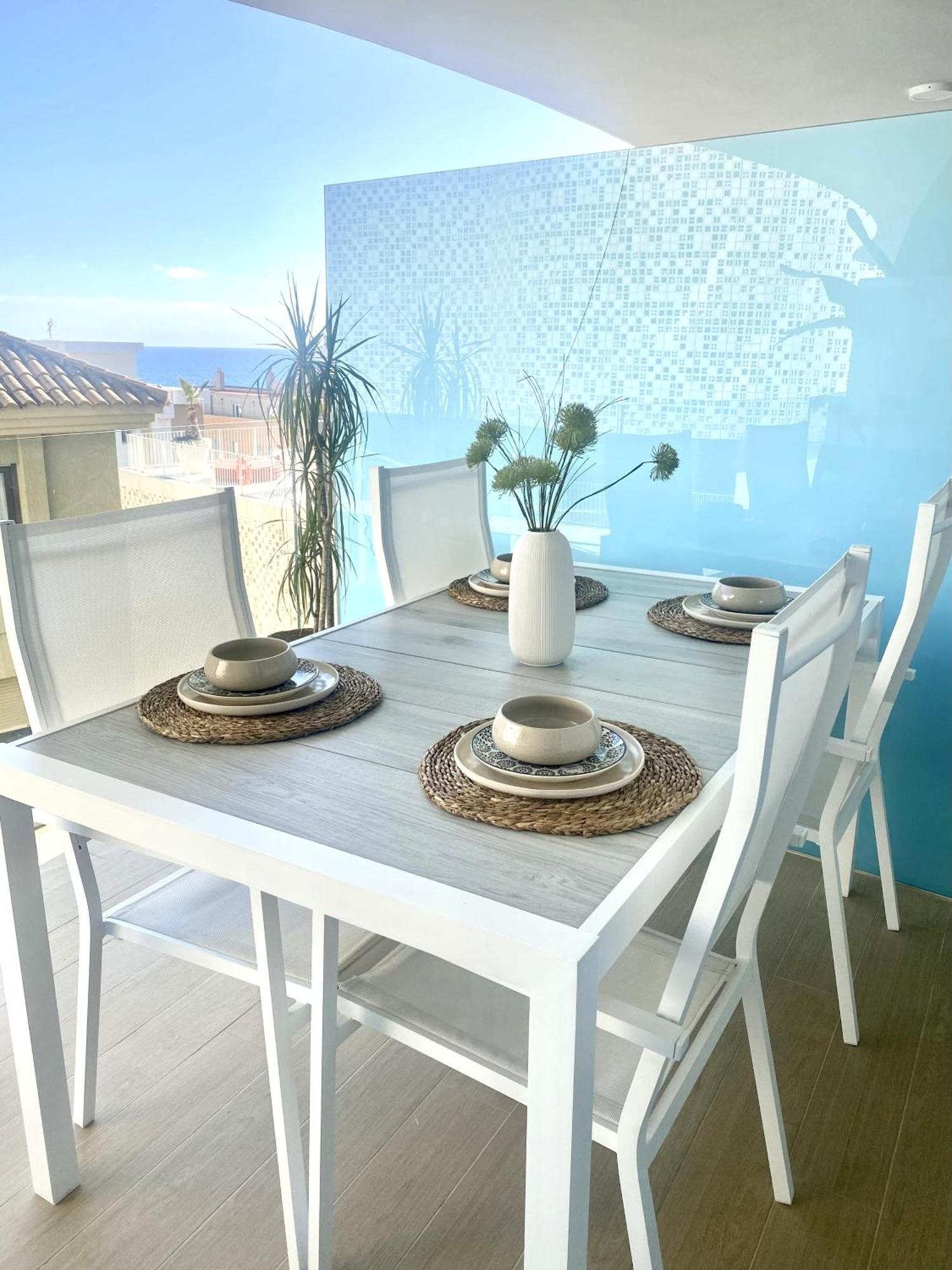 Fantastic In The Wave Just Steps From Carvajal - Pool And Free Parking Fuengirola