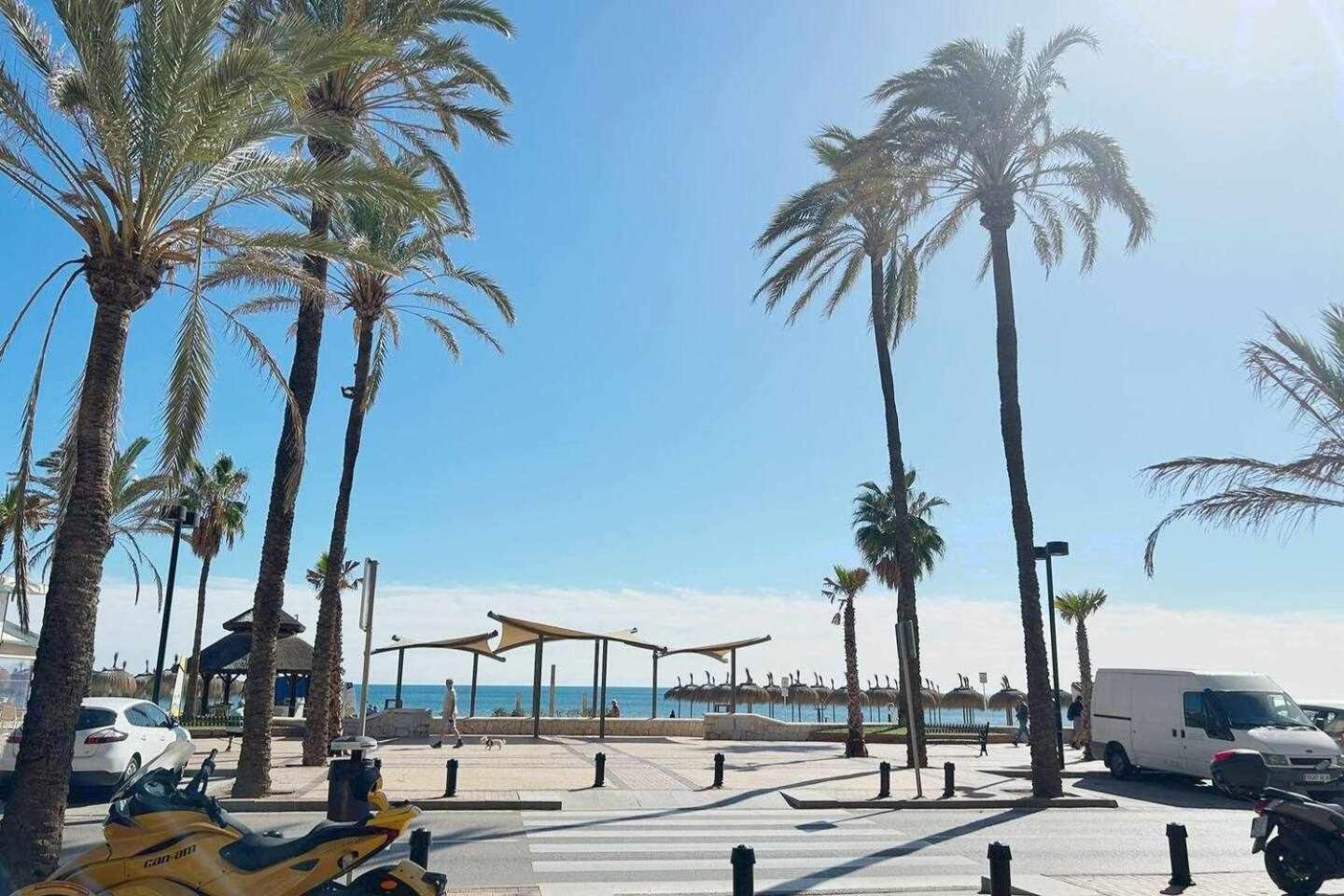 Palm Beach Parking Piscina Andra