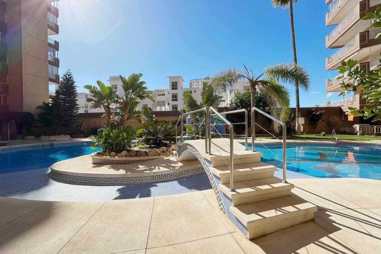 Palm Beach Parking Piscina Andra * Fuengirola