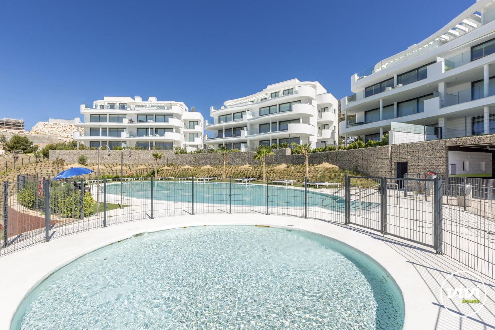 Vivi Homes - Kevin Pool, Garden, Terrace & *
