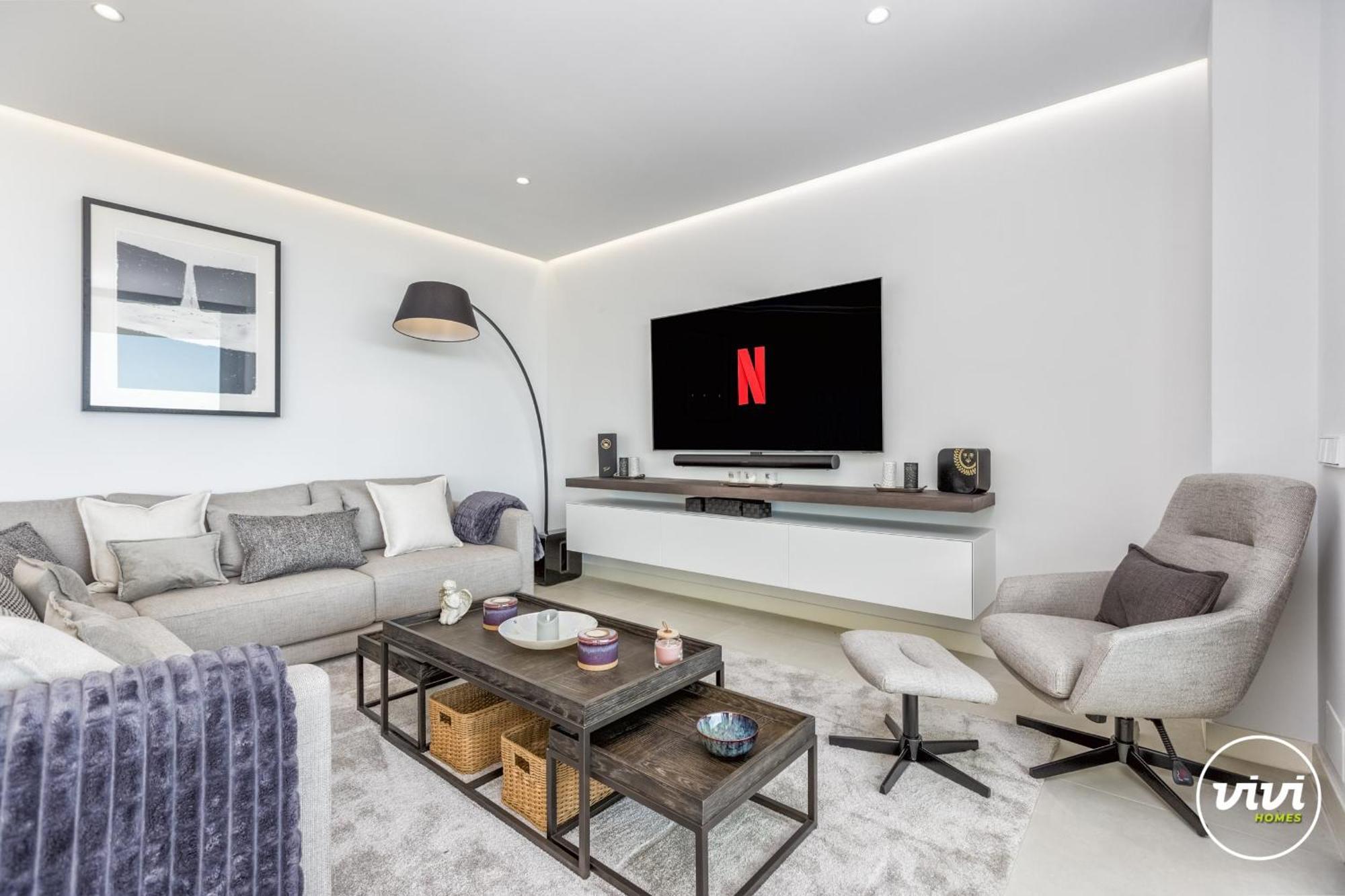 Vivi Homes - Kevin Pool, Garden, Terrace & Apartment *