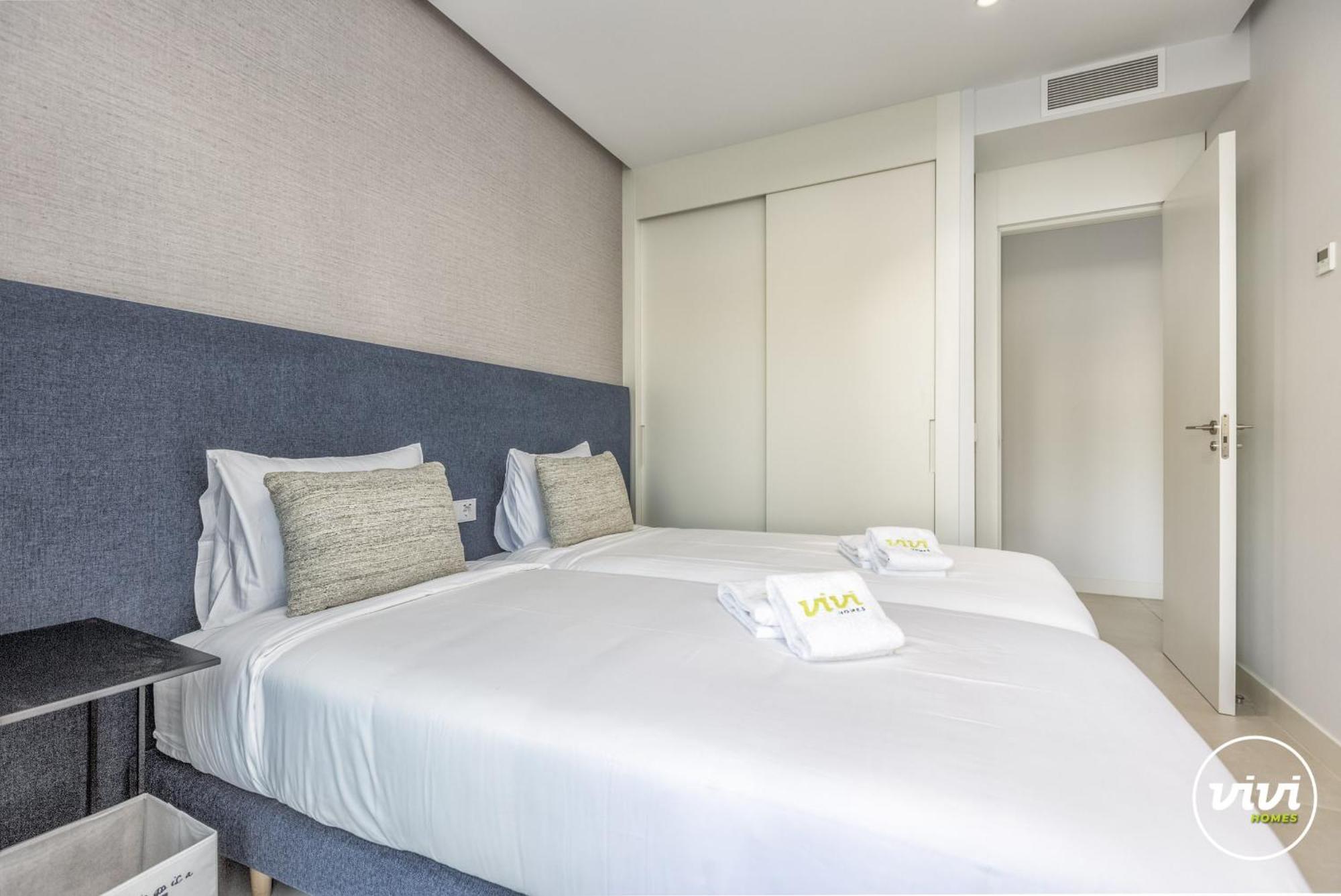 Vivi Homes - Kevin Pool, Garden, Terrace & Apartment