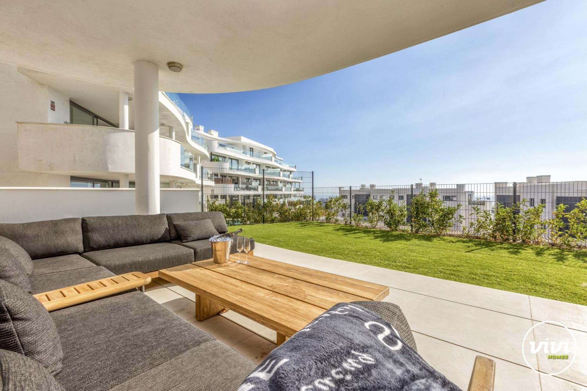 Vivi Homes - Kevin Pool, Garden, Terrace & Apartment Fuengirola
