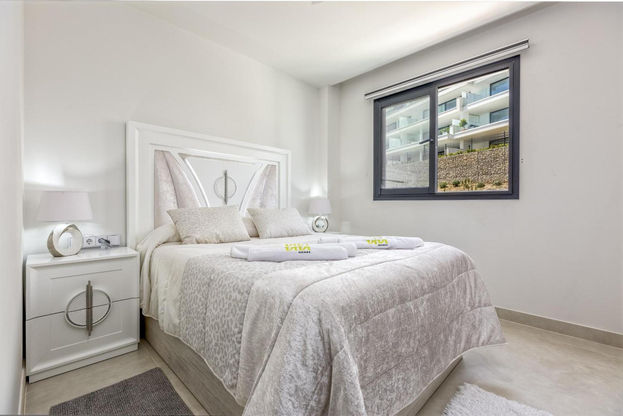 Vivi Homes - Ivy Pool, Terrace, Golf & Sea View