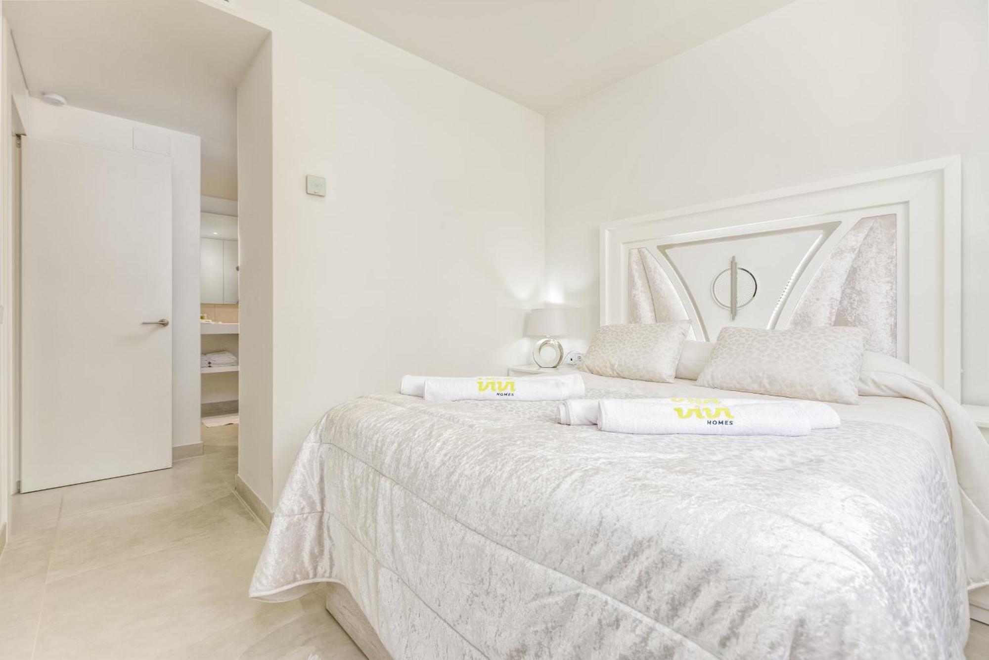 Vivi Homes - Ivy Pool, Terrace, Golf & Sea View Apartment Fuengirola