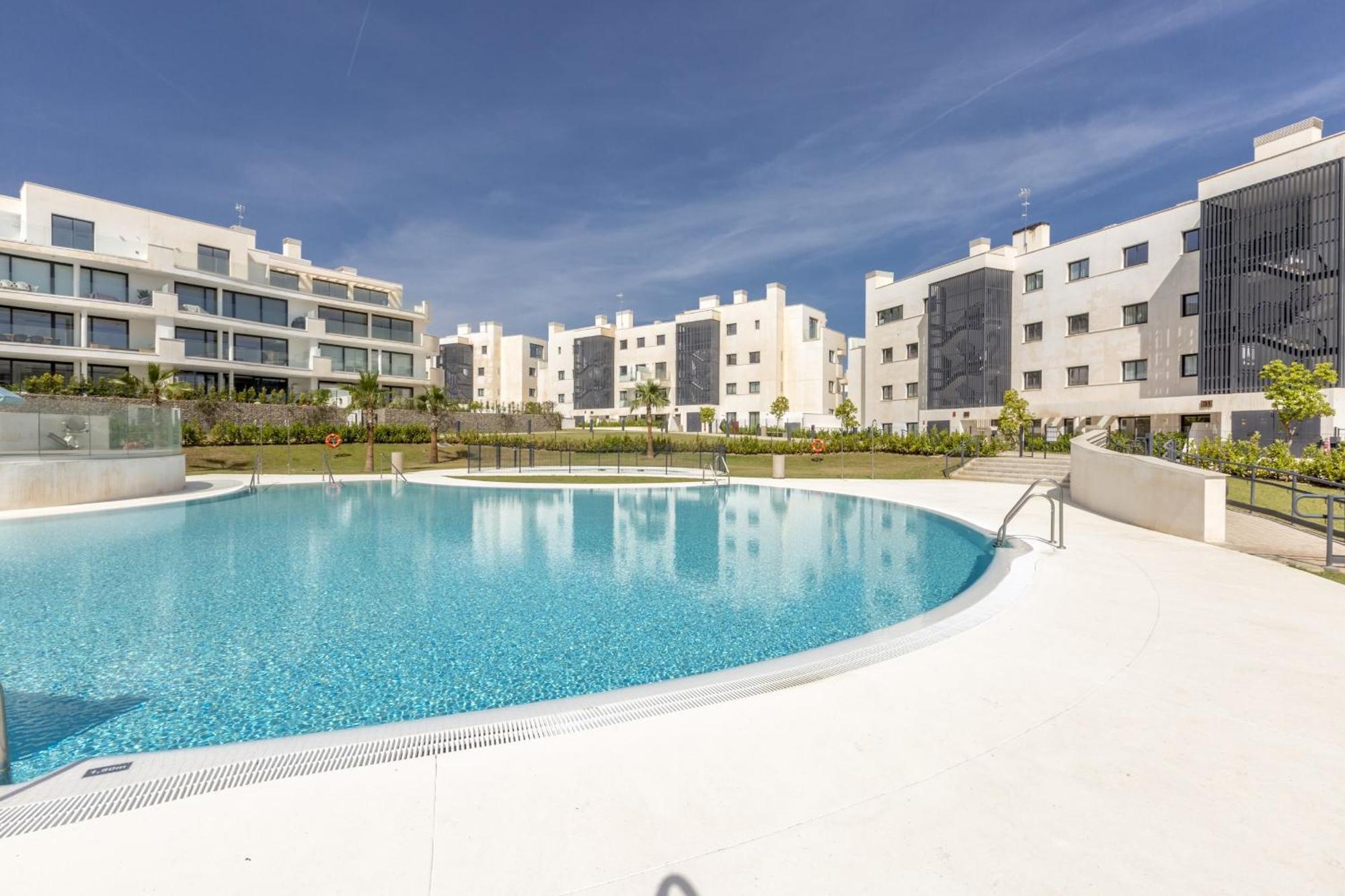 Vivi Homes - Ivy Pool, Terrace, Golf & Sea View * Fuengirola