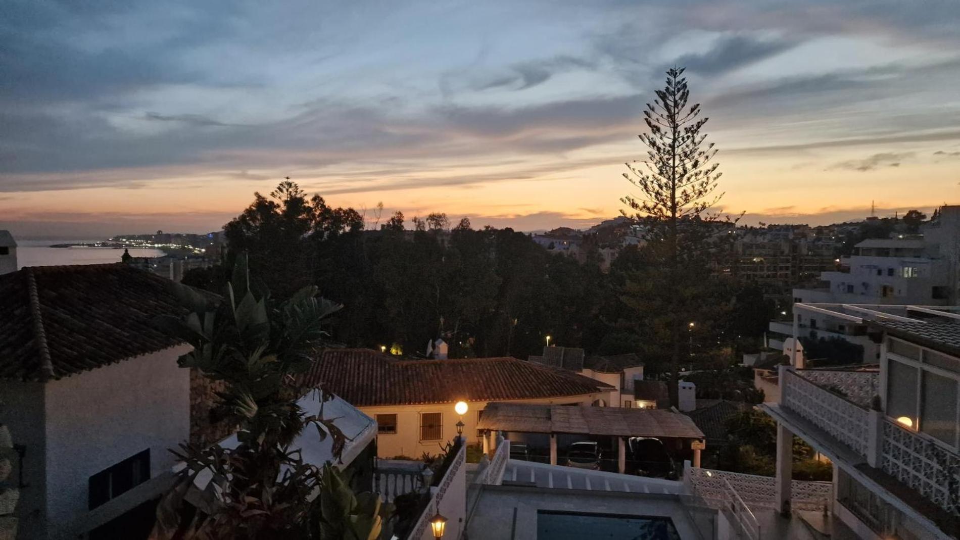 Coastalgem: 2br Pool And View Holiday home Fuengirola
