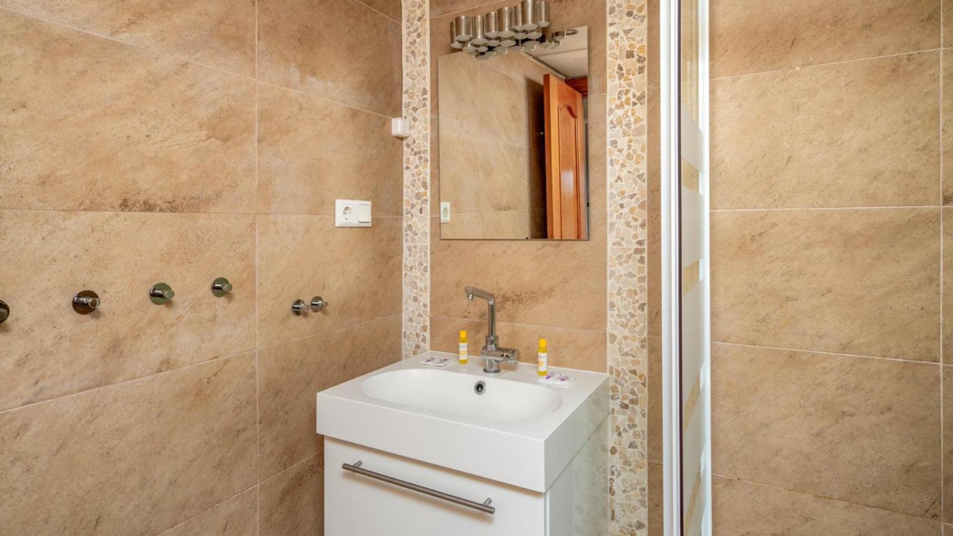Coastalgem: 2br Pool And View *