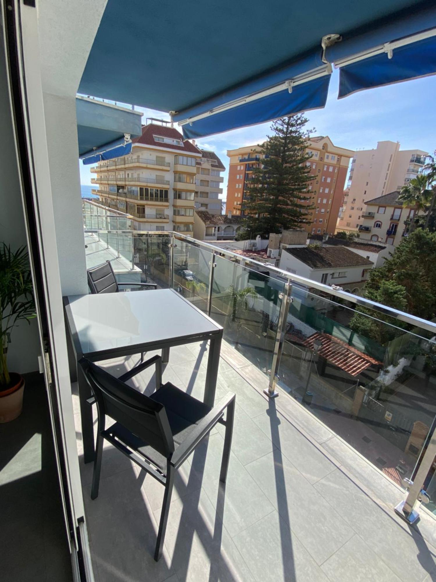 Junto Al Mar, Edificio La Dorada En *
