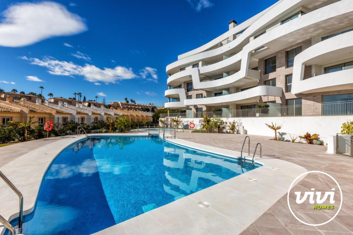 Vivi Homes - Buena Vista Pool, Sauna, Terrace, Gym & Sea View *
