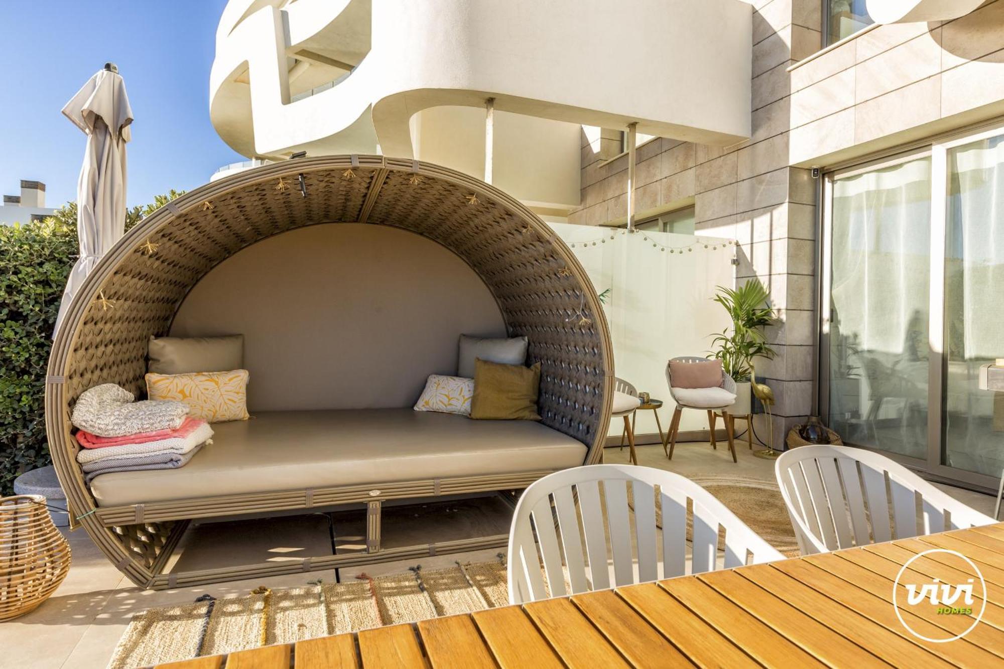 Vivi Homes - Buena Vista Pool, Sauna, Terrace, Gym & Sea View *