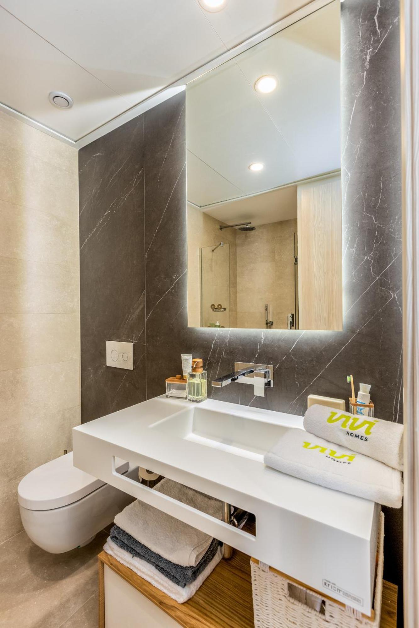 Vivi Homes - Buena Vista Pool, Sauna, Terrace, Gym & Sea View