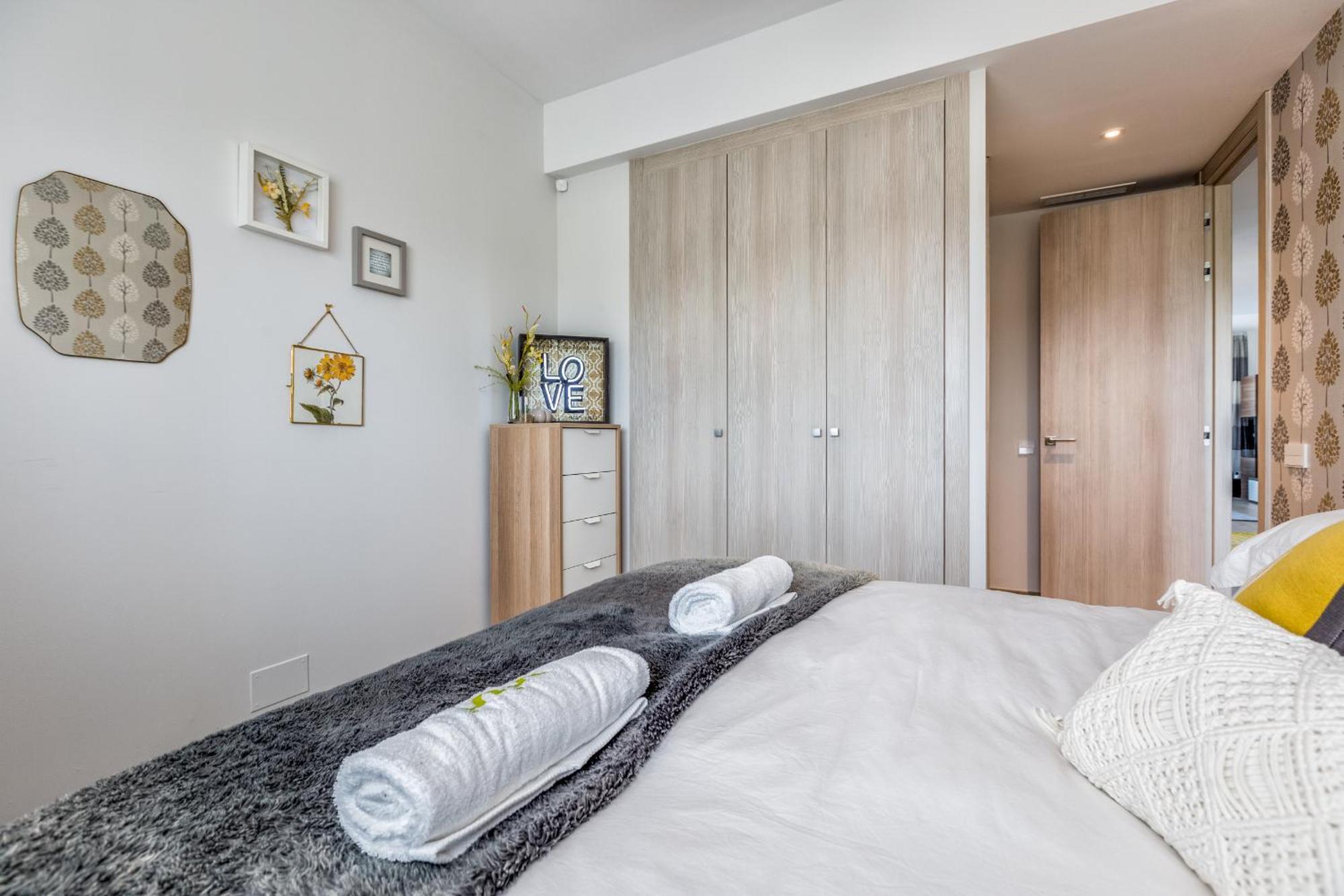 Vivi Homes - Buena Vista Pool, Sauna, Terrace, Gym & Sea View Apartment *