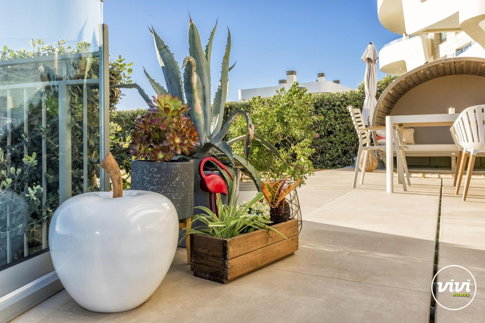 Vivi Homes - Buena Vista Pool, Sauna, Terrace, Gym & Sea View Apartment