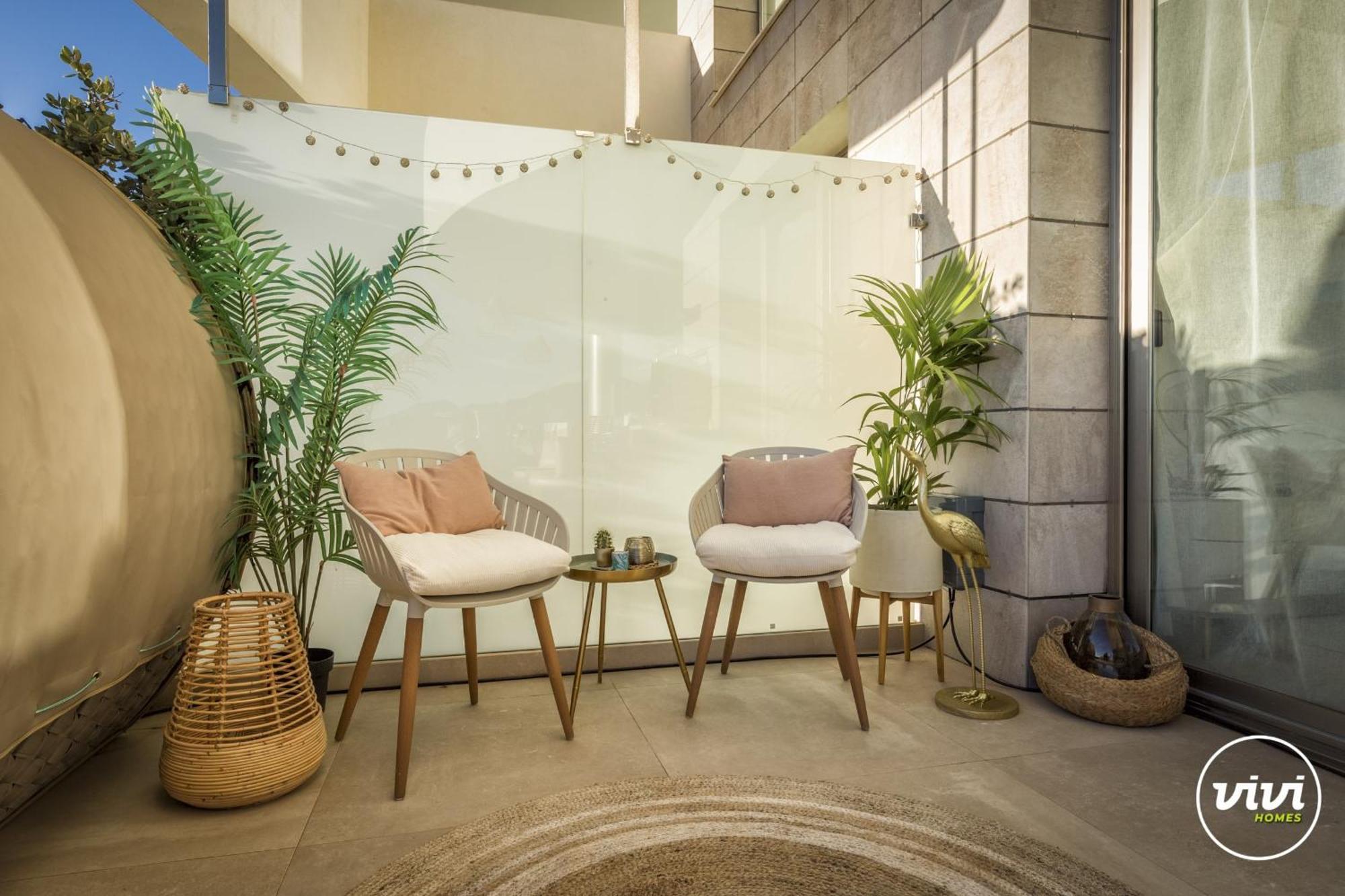 Vivi Homes - Buena Vista Pool, Sauna, Terrace, Gym & Sea View Apartment *