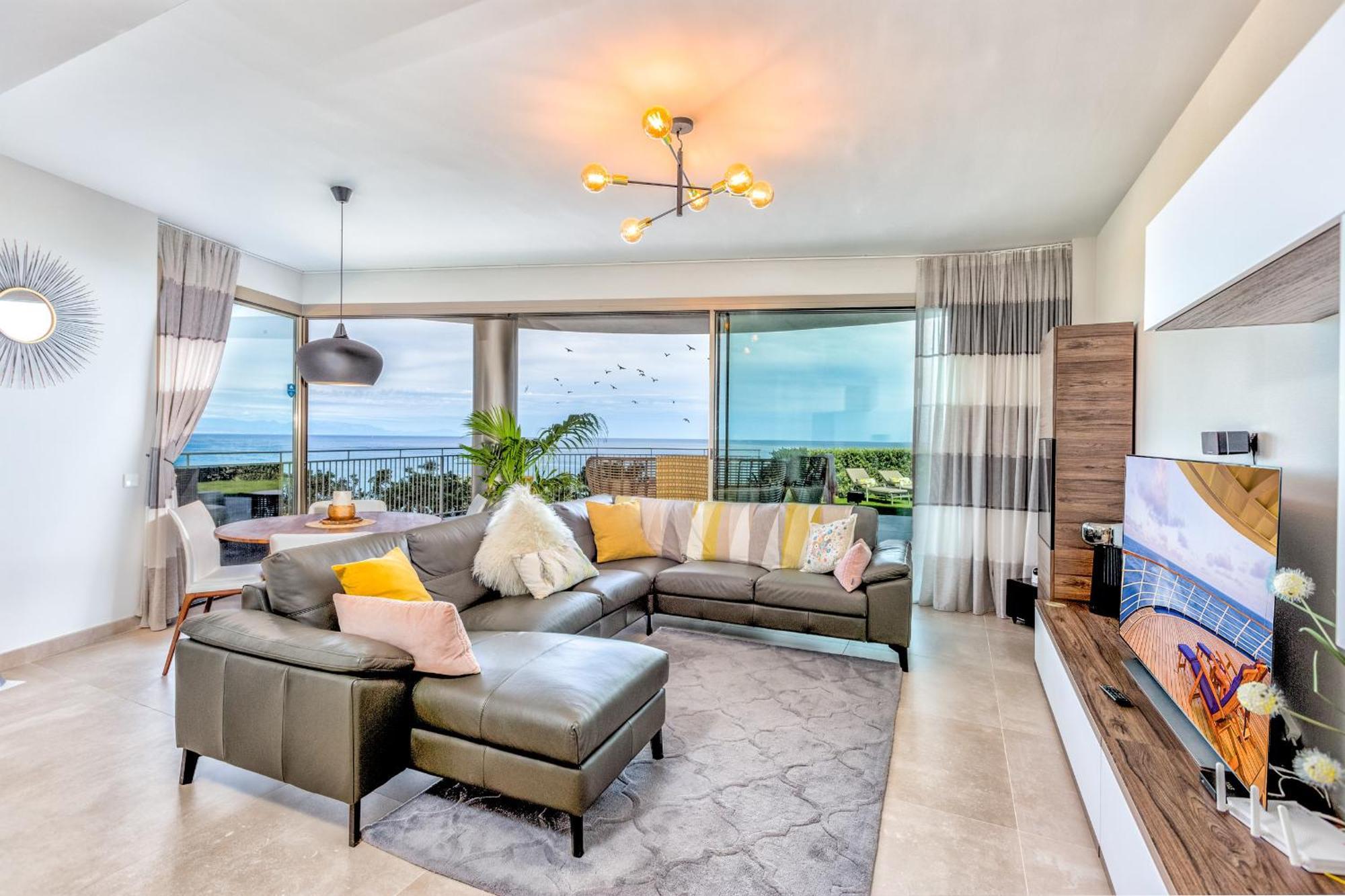 Vivi Homes - Buena Vista Pool, Sauna, Terrace, Gym & Sea View *