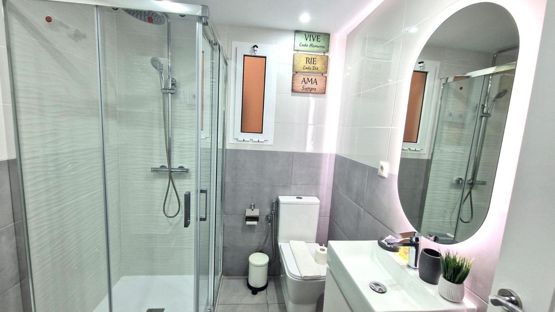 Urban Escape 2br Spanish Style Appartement