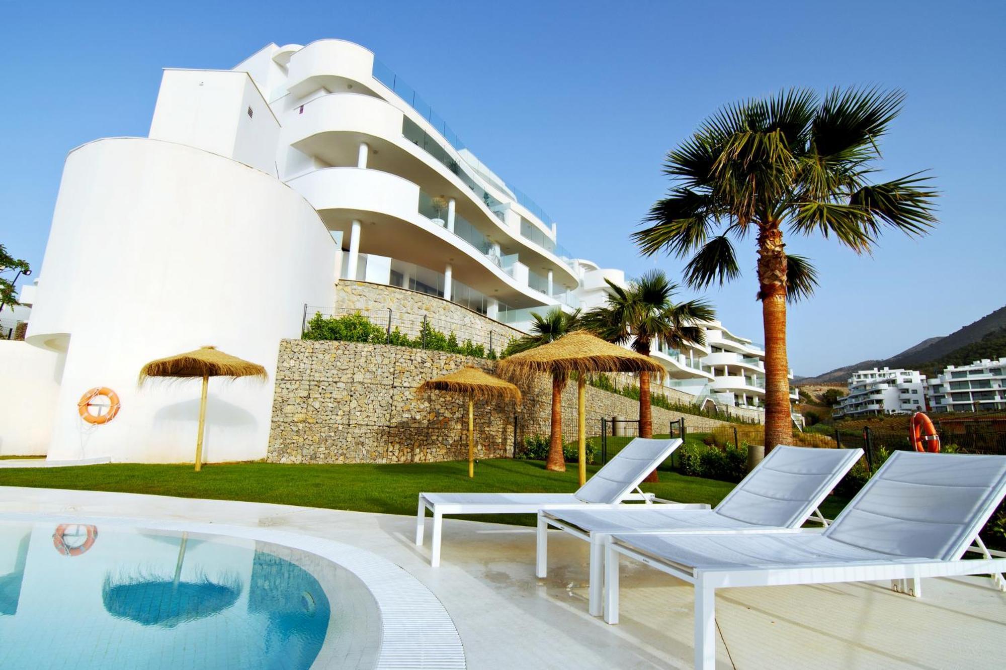 Apartamento Mara's Higueron West - Mediterranean Style - & Golf - Large Sunny Terrace !!!!