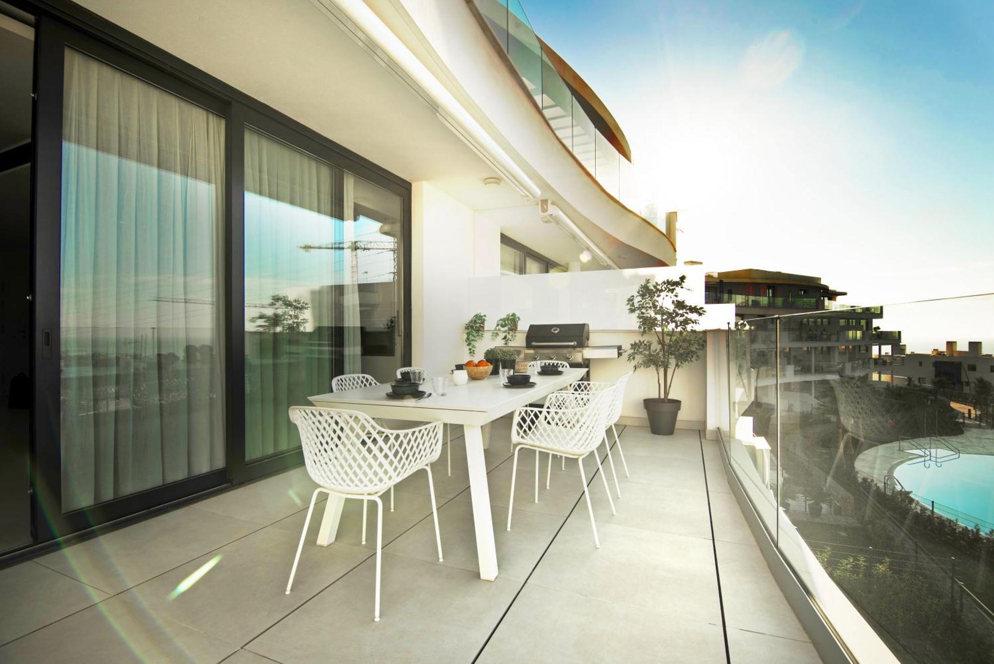 Apartamento Mara's Higueron West - Mediterranean Style - & Golf - Large Sunny Terrace !!!! Fuengirola