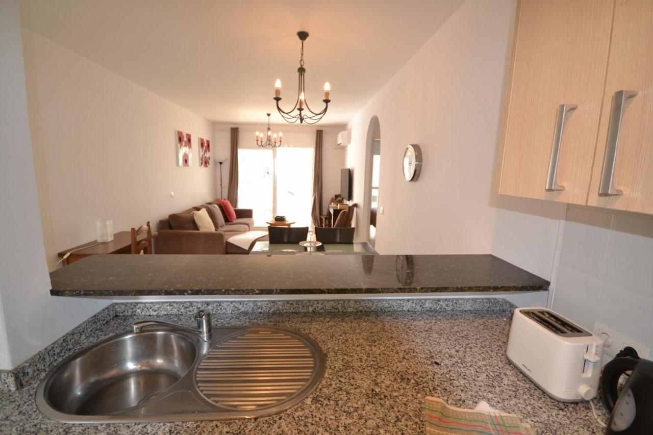Homley * Fuengirola