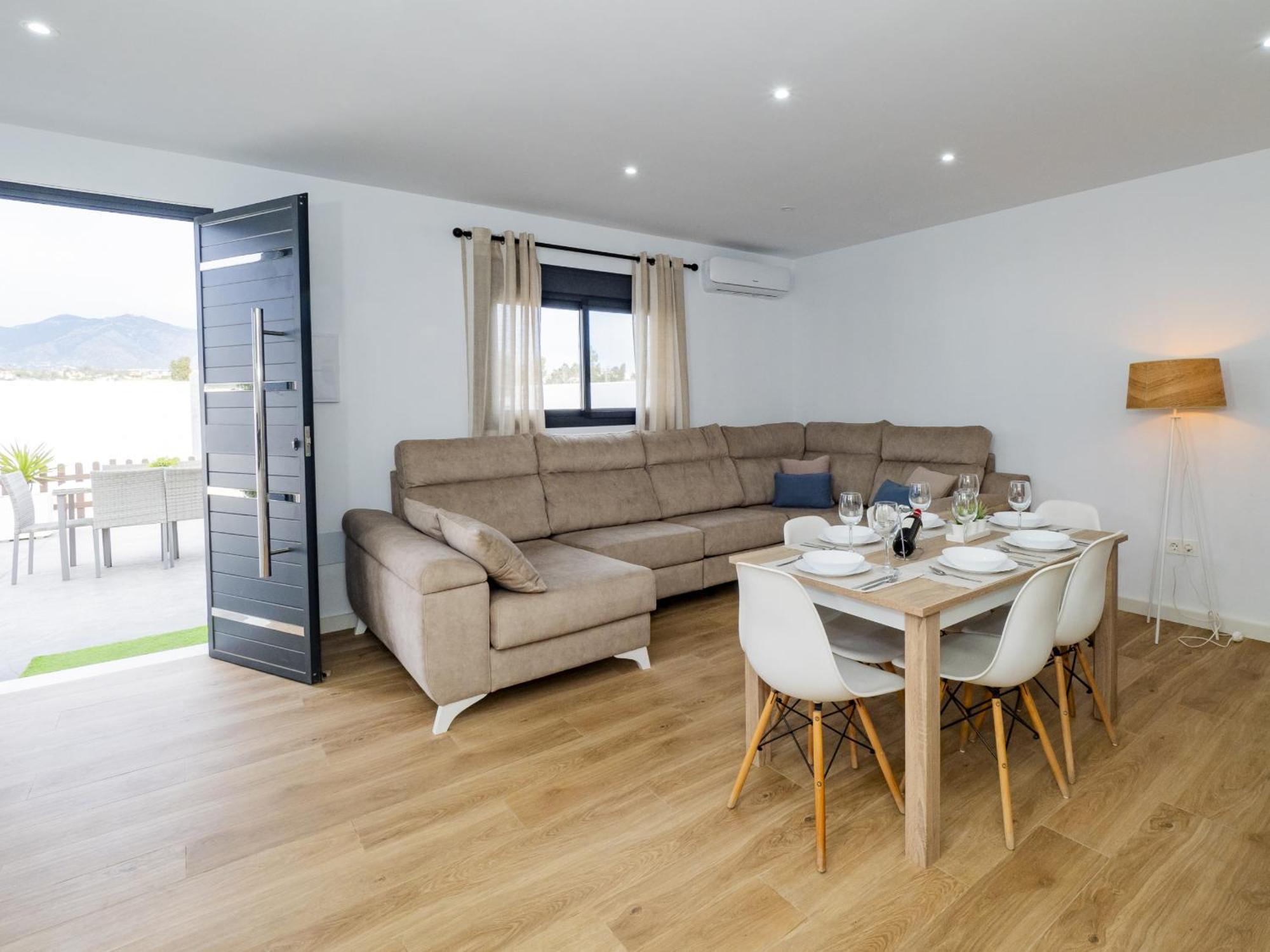 Holiday home Cubo's Casa Soles & Football Field