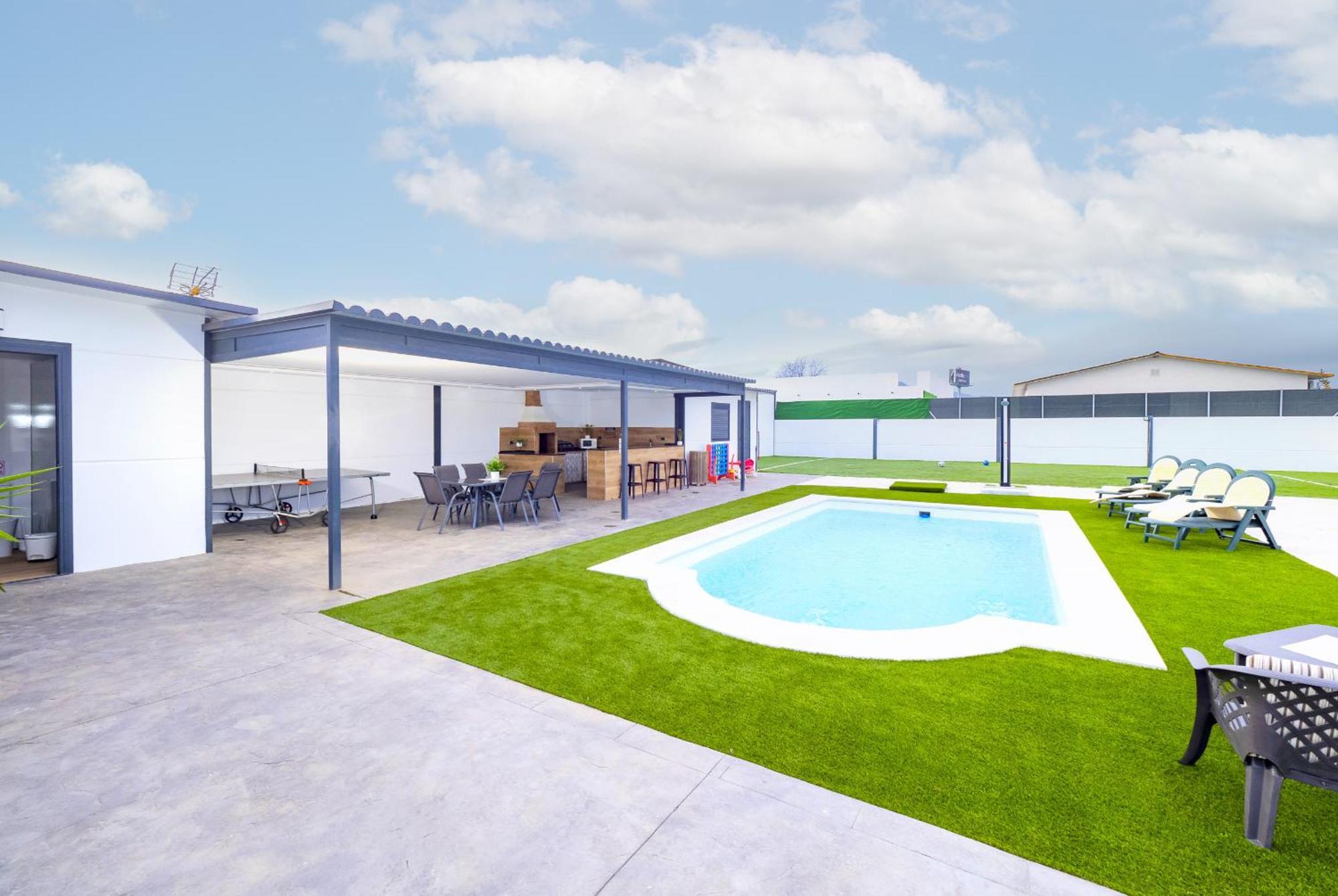Cubo's Casa Soles & Football Field Holiday home