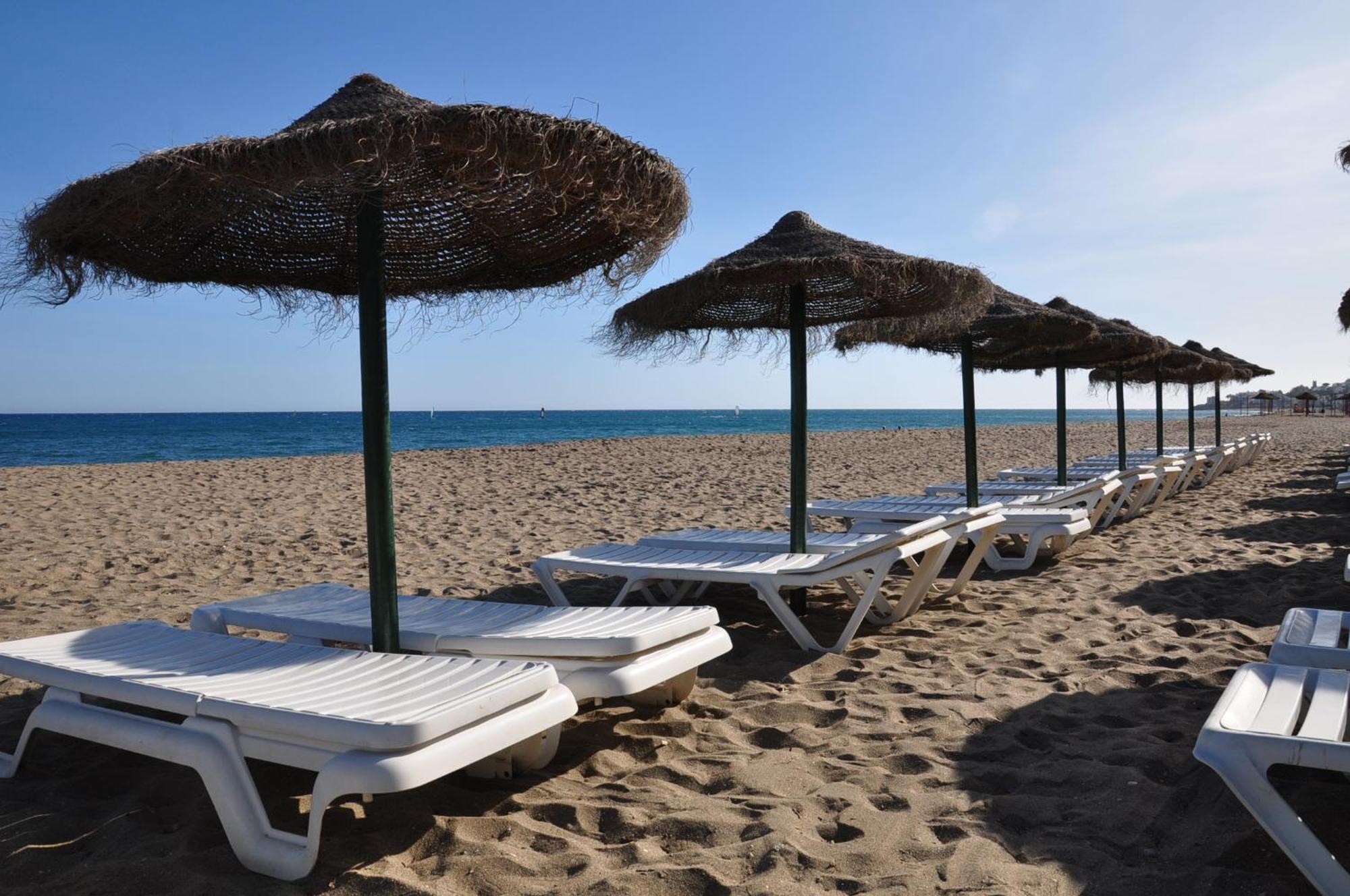 - Luxury 3 Bedrooms Apartment *