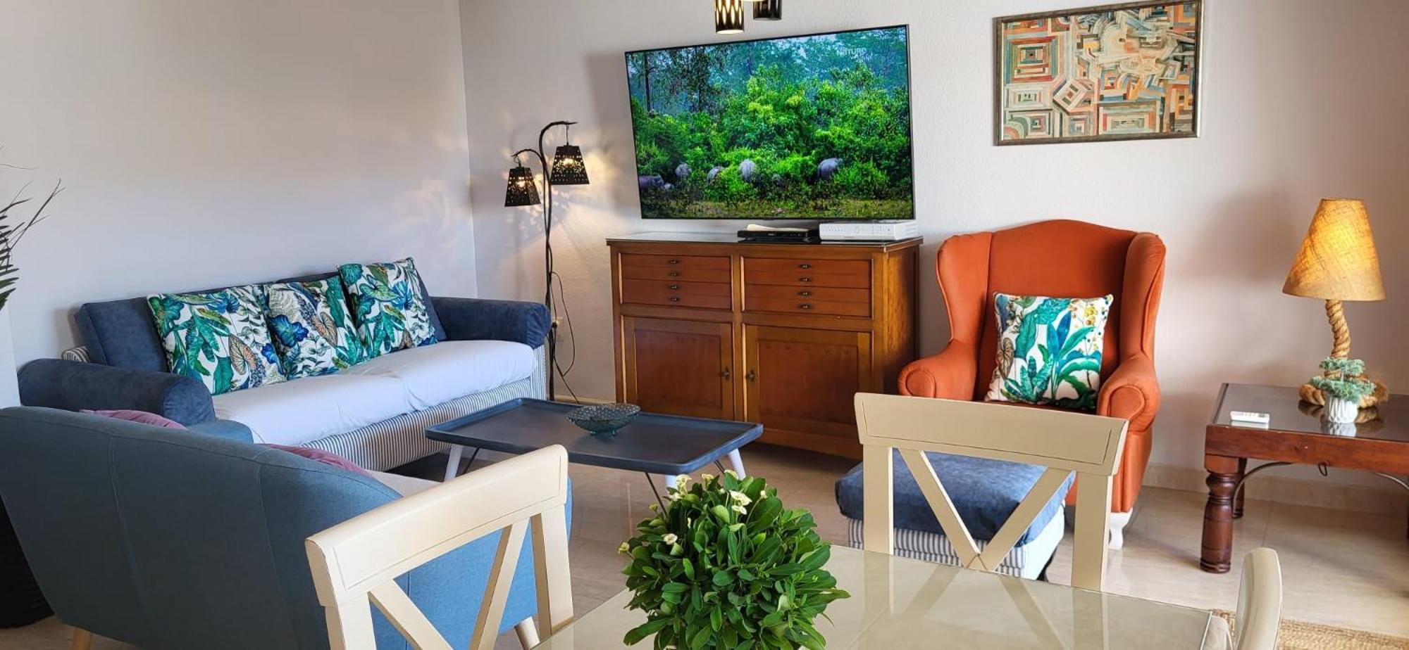 - Luxury 3 Bedrooms Apartment *