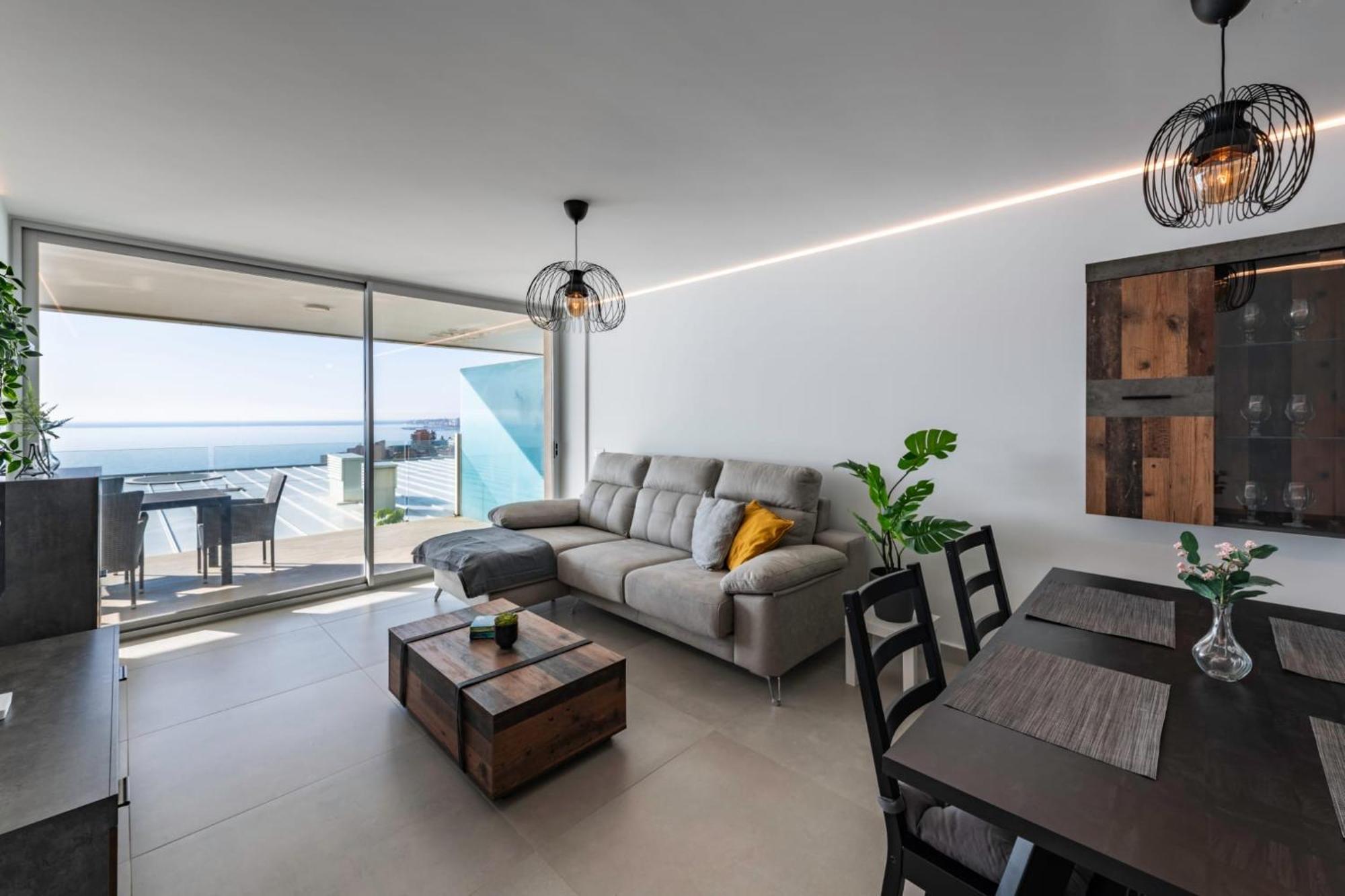 Huoneisto Serene Seaview Retreat In Higueron: 2br Oasis
