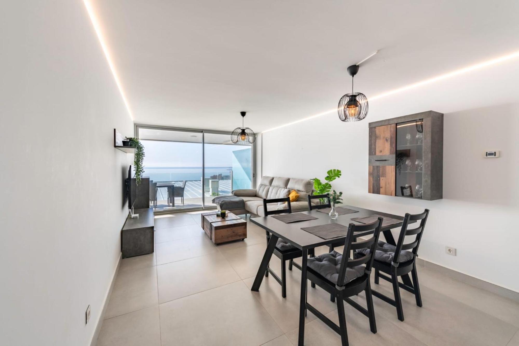 Huoneisto Serene Seaview Retreat In Higueron: 2br Oasis *