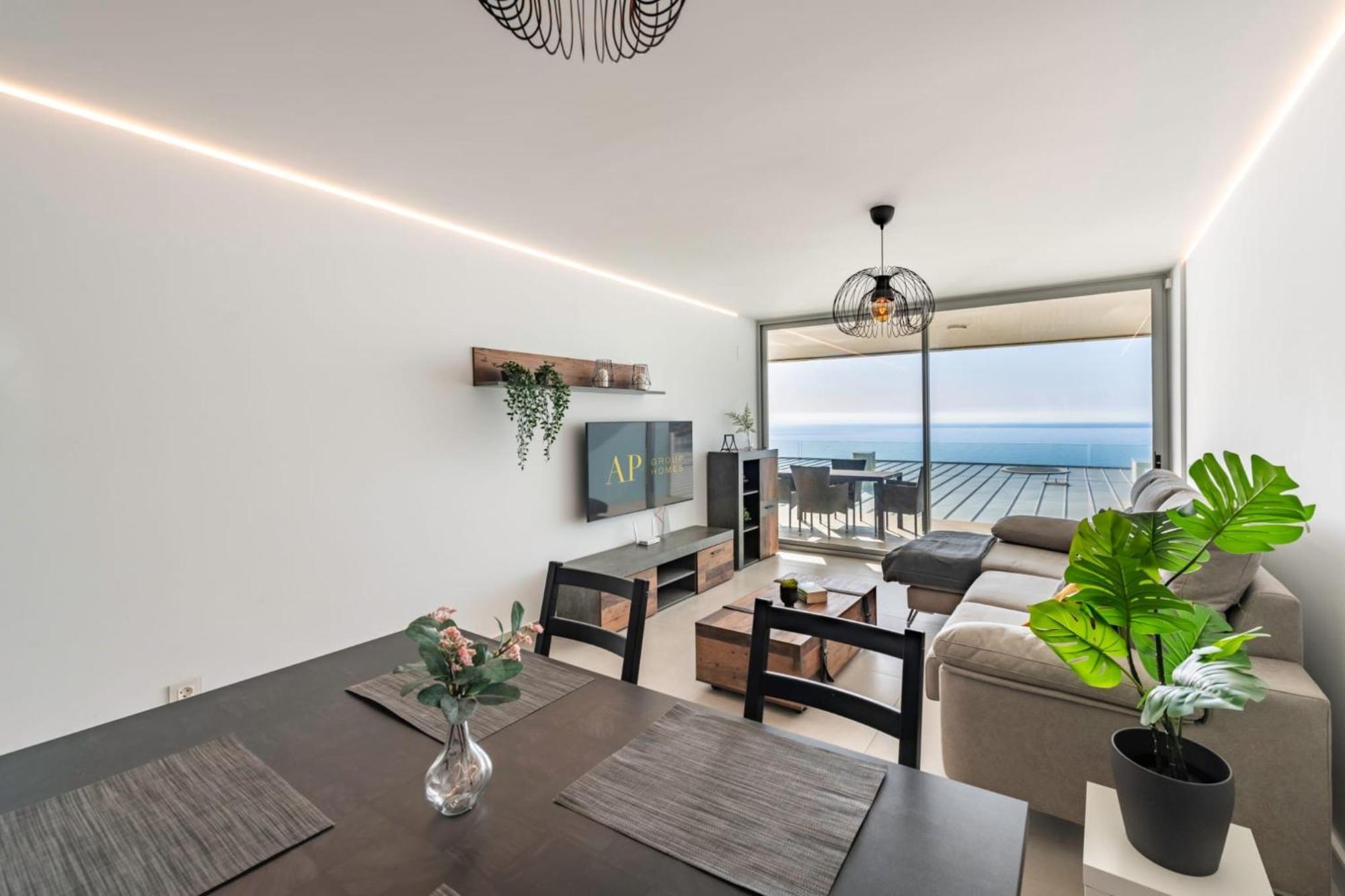 Huoneisto Serene Seaview Retreat In Higueron: 2br Oasis